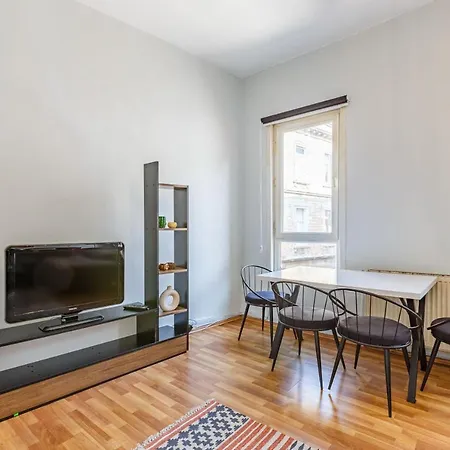 아파트 Flat Within Walking Distance To Flower Passage *