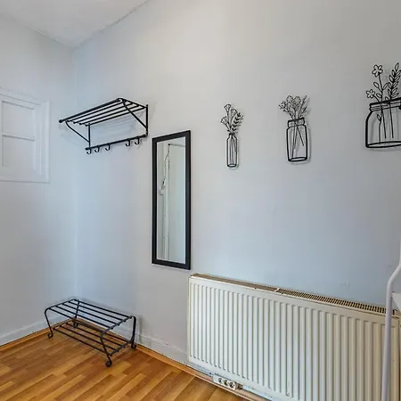 아파트 Flat Within Walking Distance To Flower Passage *