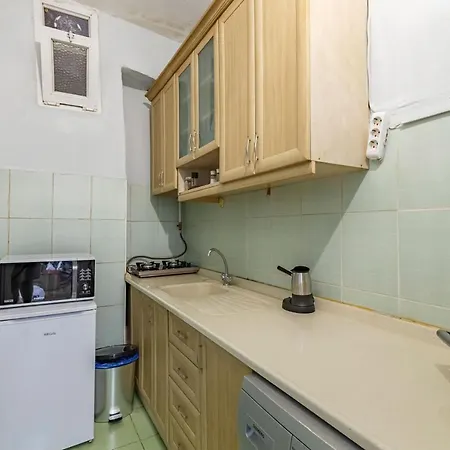 Flat Within Walking Distance To Flower Passage 아파트 *