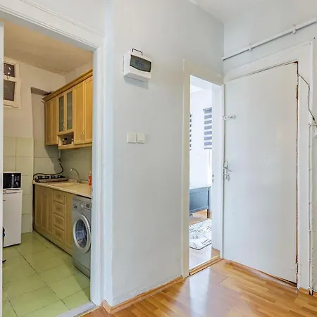 아파트 Flat Within Walking Distance To Flower Passage 이스탄불
