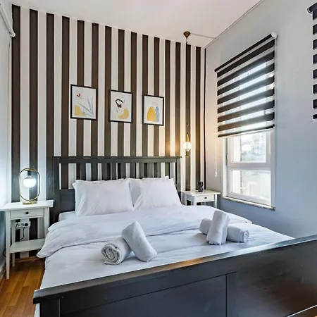 Flat Within Walking Distance To Flower Passage 아파트 *