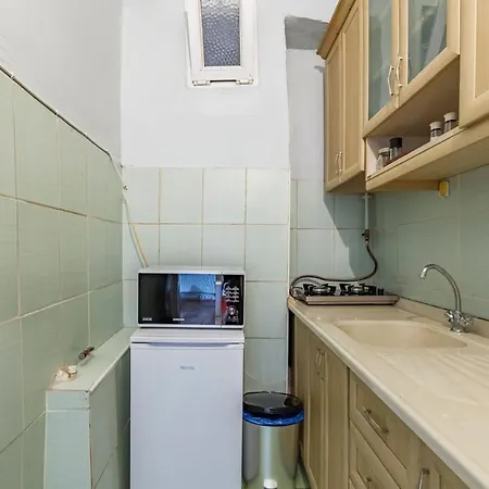 Flat Within Walking Distance To Flower Passage اسطنبول